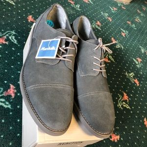 Men’s shoes never worn great condition